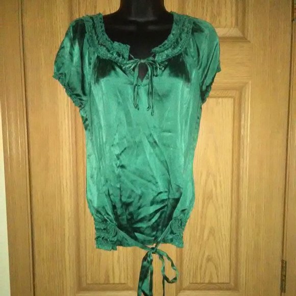 Vintage MaxAzria Cap Sleeve Tie Front Blouse EUC! - Picture 1 of 3